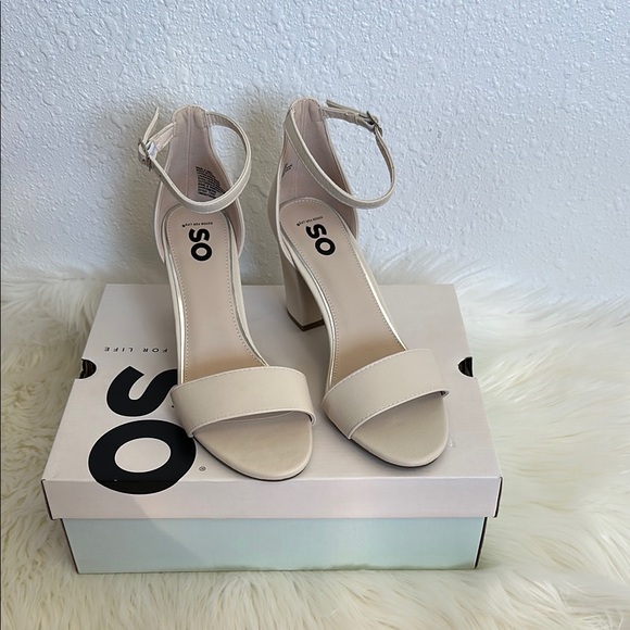 SO Shoes - SO Chiron Block Heel Ankle Strap Special Occasions Heels Bone Color Size 8